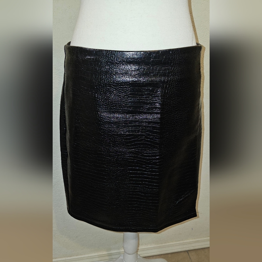 Elegant Black Textured Skirt